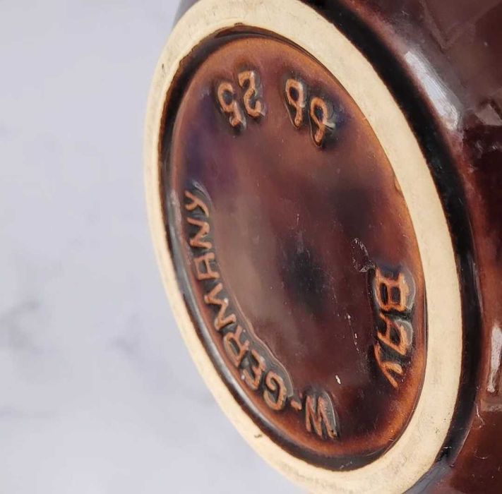 Тежка ваза с подпис