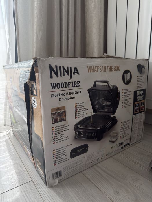 Grătar electric NINJA de exterior cu funcție afumare Woodfire