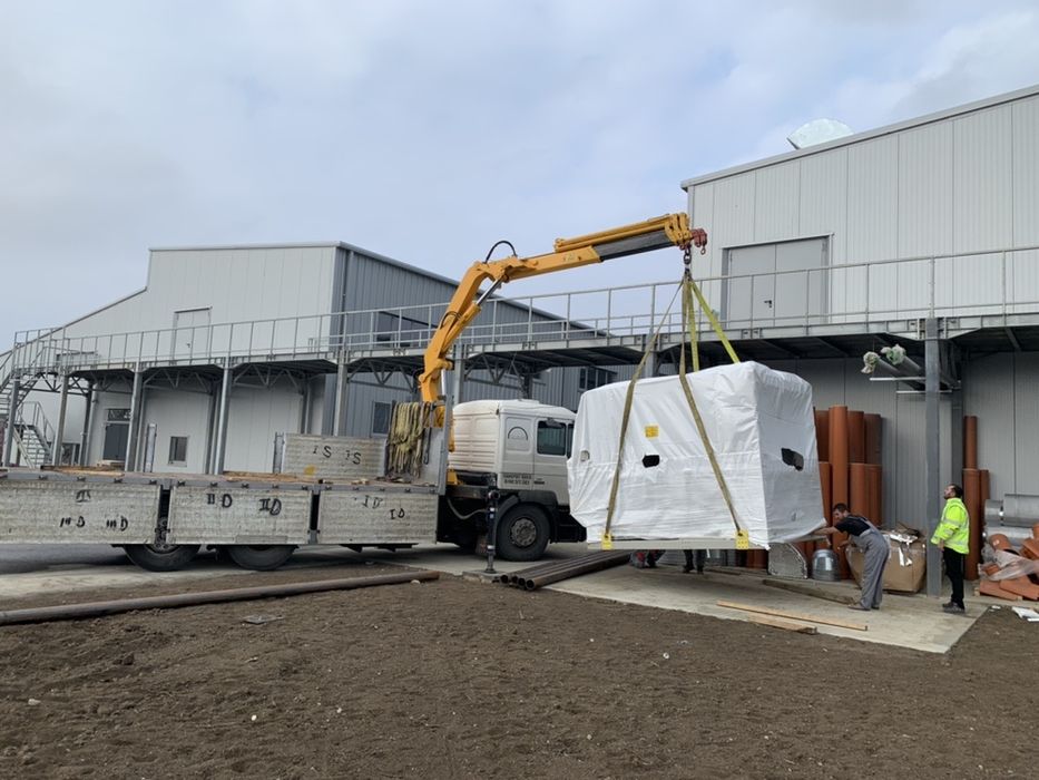 Transport Camion cu Macara