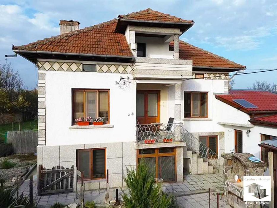 145312 ЕКСКЛУЗИВНО! Къща с равен двор и кладенец в с. Раданово