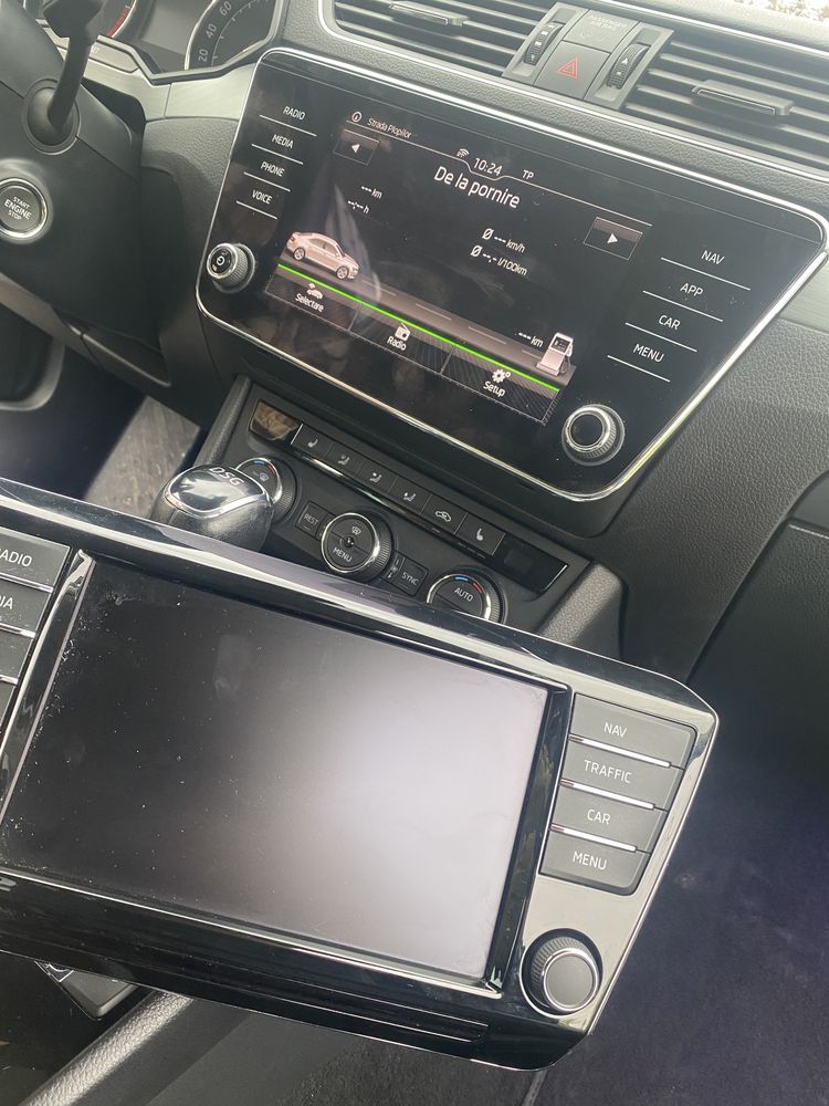 Display 8 Inch  Navigatie Skoda Superb 3