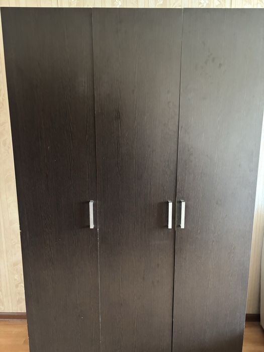 Продам большой шкаф