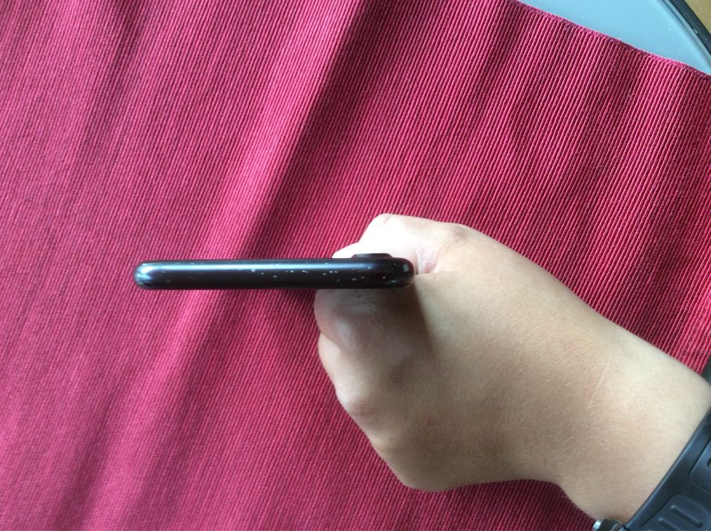 Продавам iphone 7