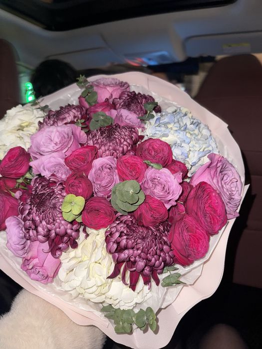 Свежие цветы  очень красивая композиция