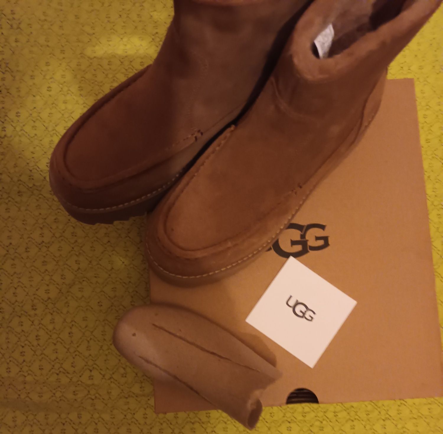 UGG номер 39-ти,  нови