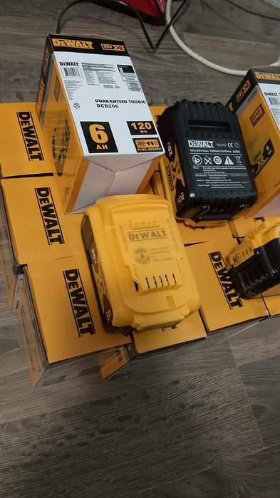 10 acumulatori dewalt 6A