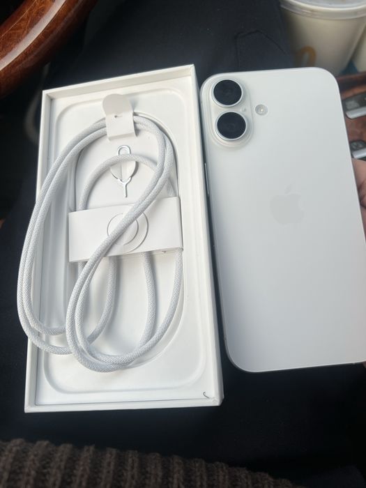 Iphone 16 128 белый