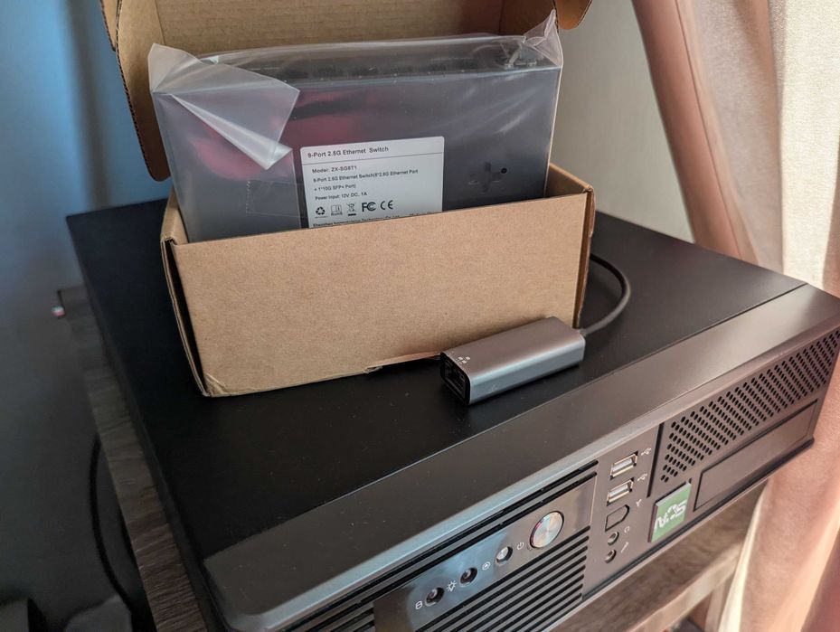 Sistem stocare in retea/NAS 24Tb(3X8Tb WD RED)+ Switch 2.5Gb