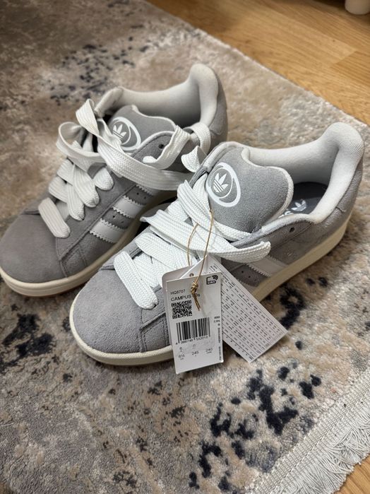 Vand 2 perechi de ADIDAS CAMPUS 00S J, mărimea 41 1/3 ,noi cu eticheta