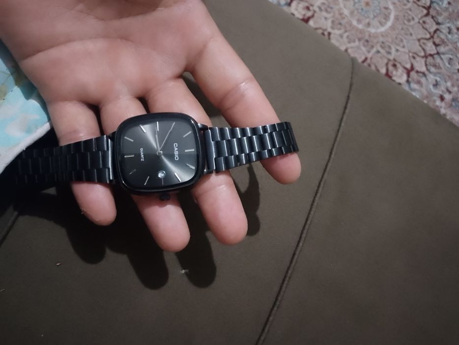 Часы Casio оригинал срочно продам!!