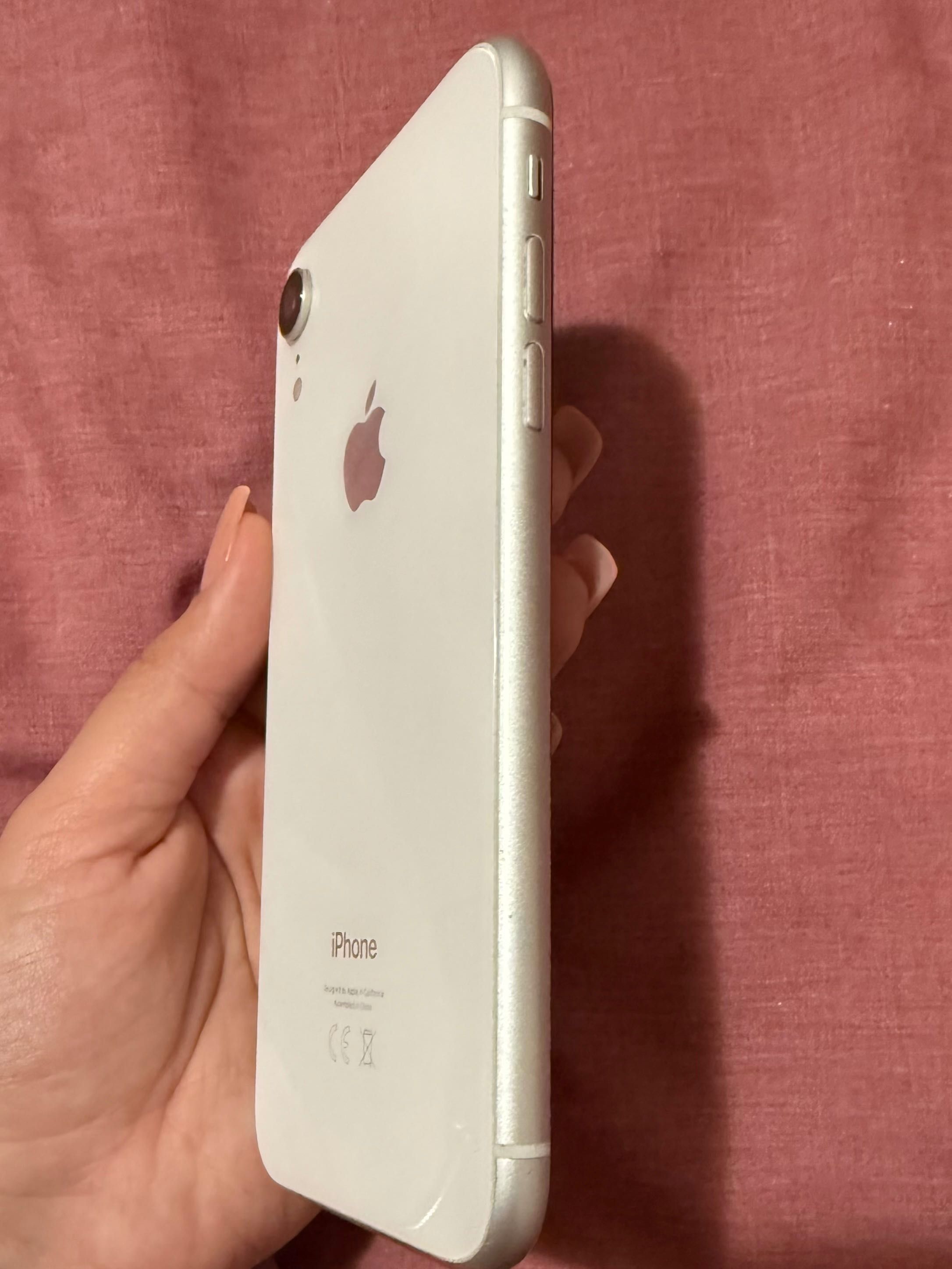 iPhone XR- 64GB 79%