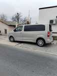 inchiriez disponibil auto 7+1 cu sofer
