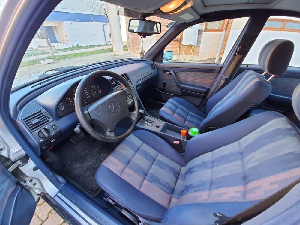 Mercedes C-Class W202
