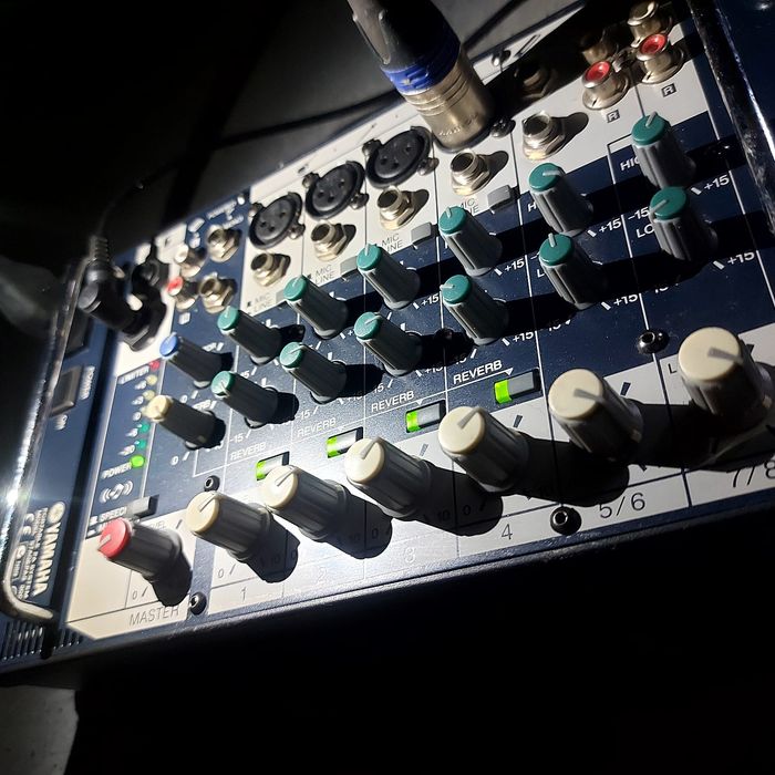 Mixer Yamaha Stagepass 300