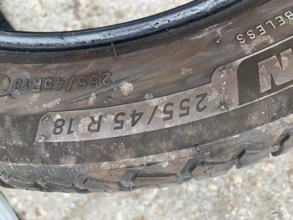 2 бр Зимни Гуми Michelin 255/45 R18 DOT 2122 грайфер 6мм ном 16