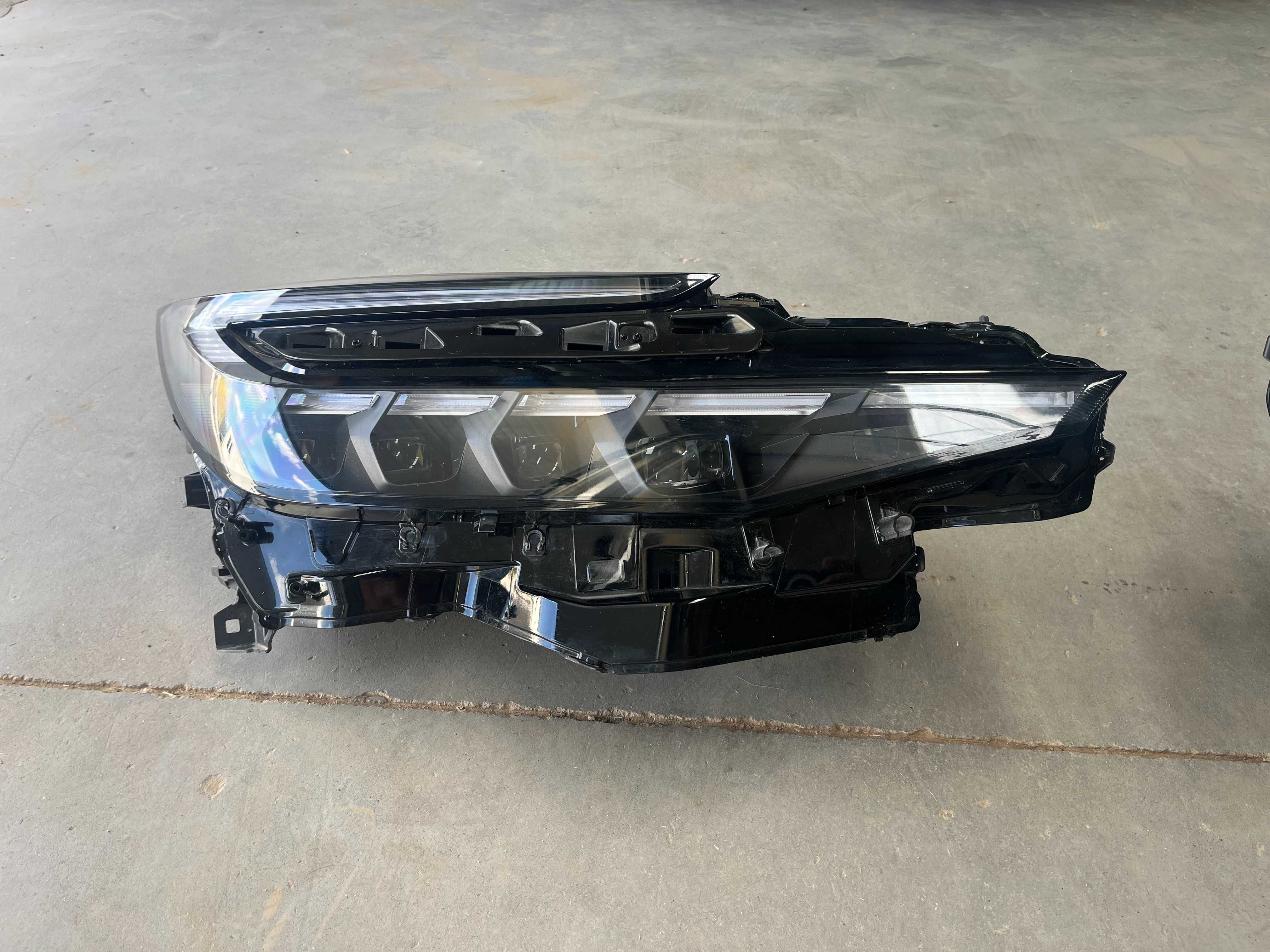 Фарове Ляв и Десен LED TOYOTA C-HR 2023-2025