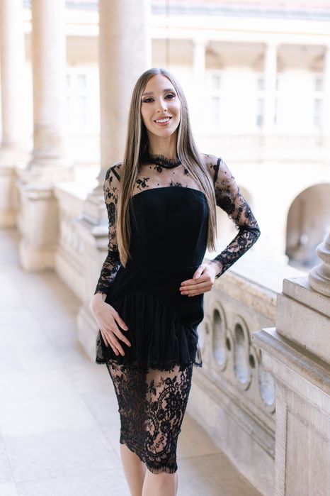 Vand rochie model Cristina Savulescu(nu Rhea Costa,Norina St,ana radu)