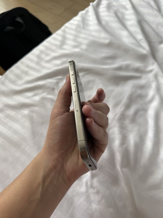 Iphone 16 pro, 128 Titanium