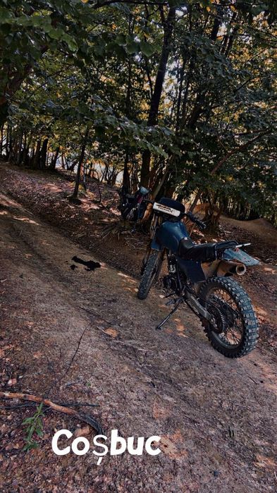 Vand honda xr 200 cu motor nou 250 tmmp  mai multe in privat