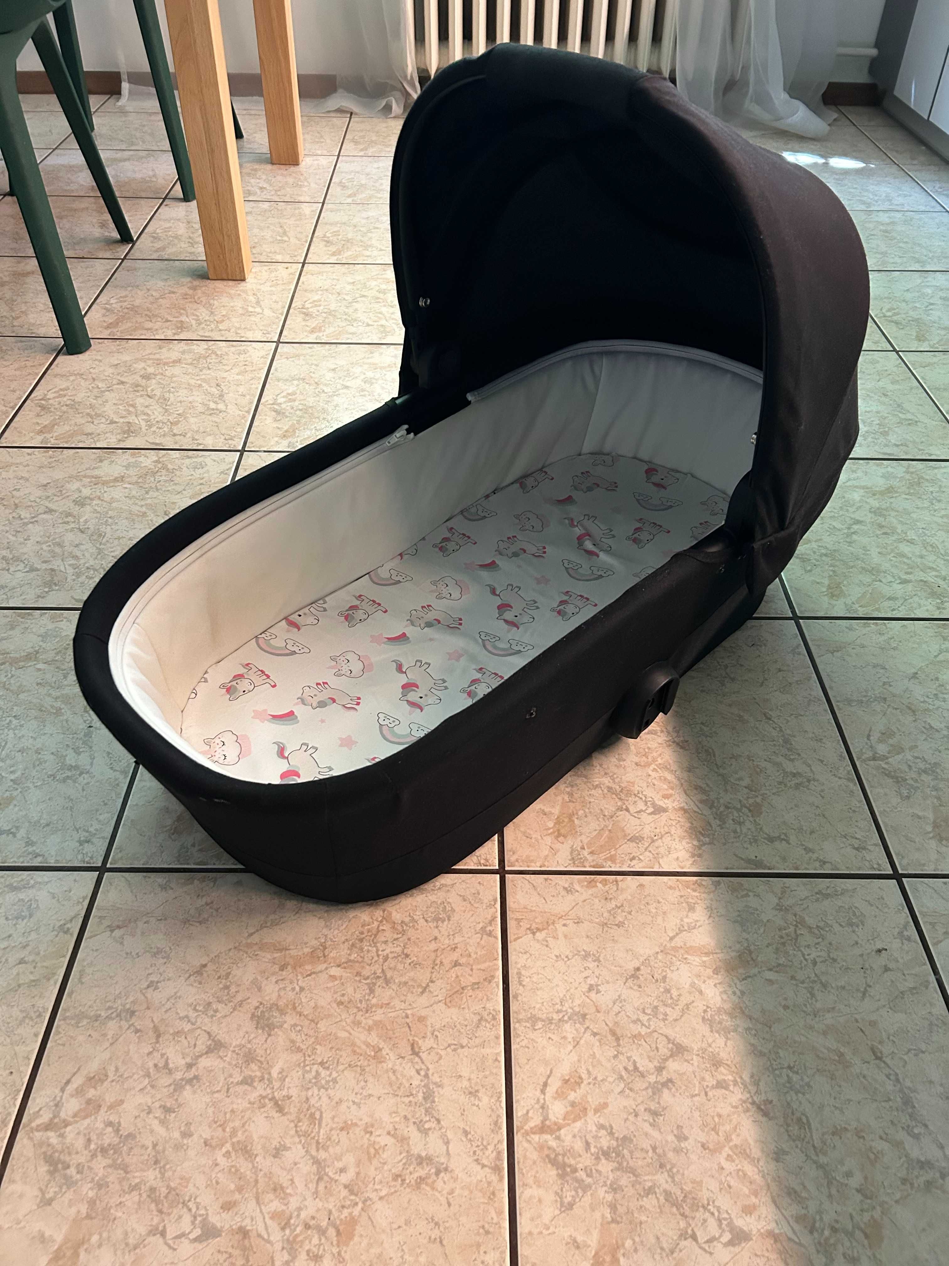 Cybex melio - кош за новородено