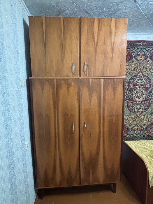 Продам шкаф советский.