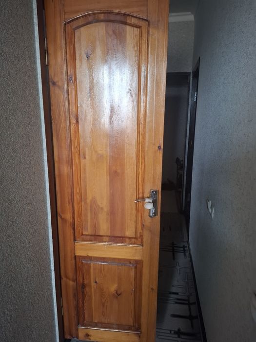 Продаются двери.