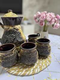 Набор кувшина с чашками из натуральной глины