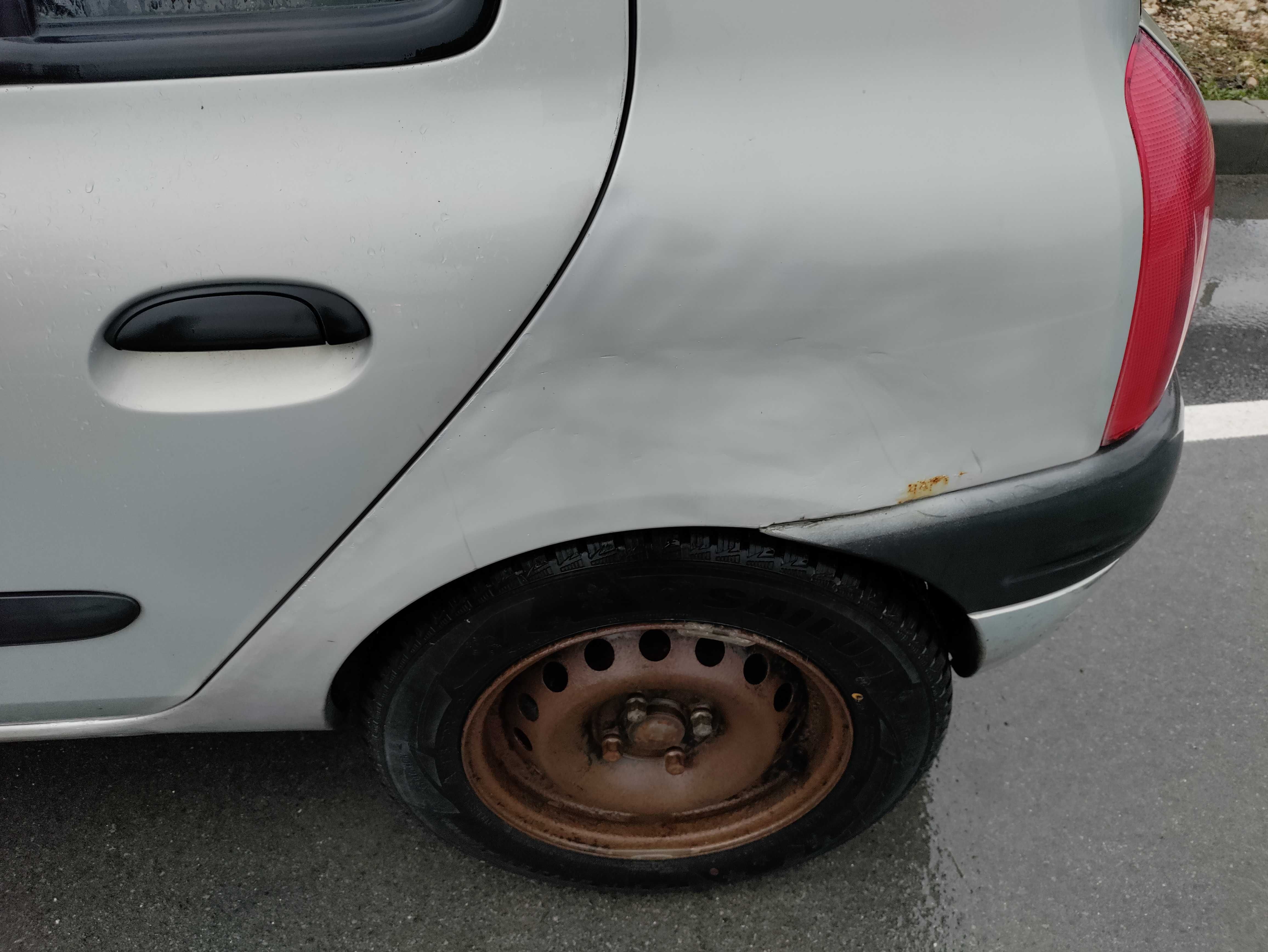 Продавам Renault Clio 1.6