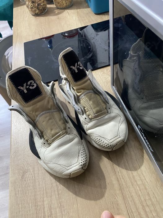 Vând adidaşi marca Yohji Yamamoto în colaborare cu Adidas,mărimea 39,5