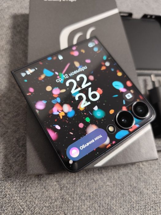 Samsung Z Flip 7 256GB / 12GB RAM