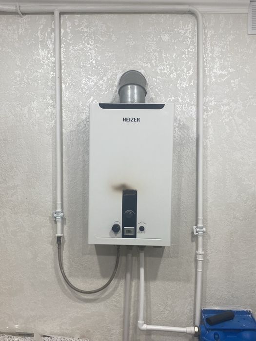 Продам газовый водонагреватель