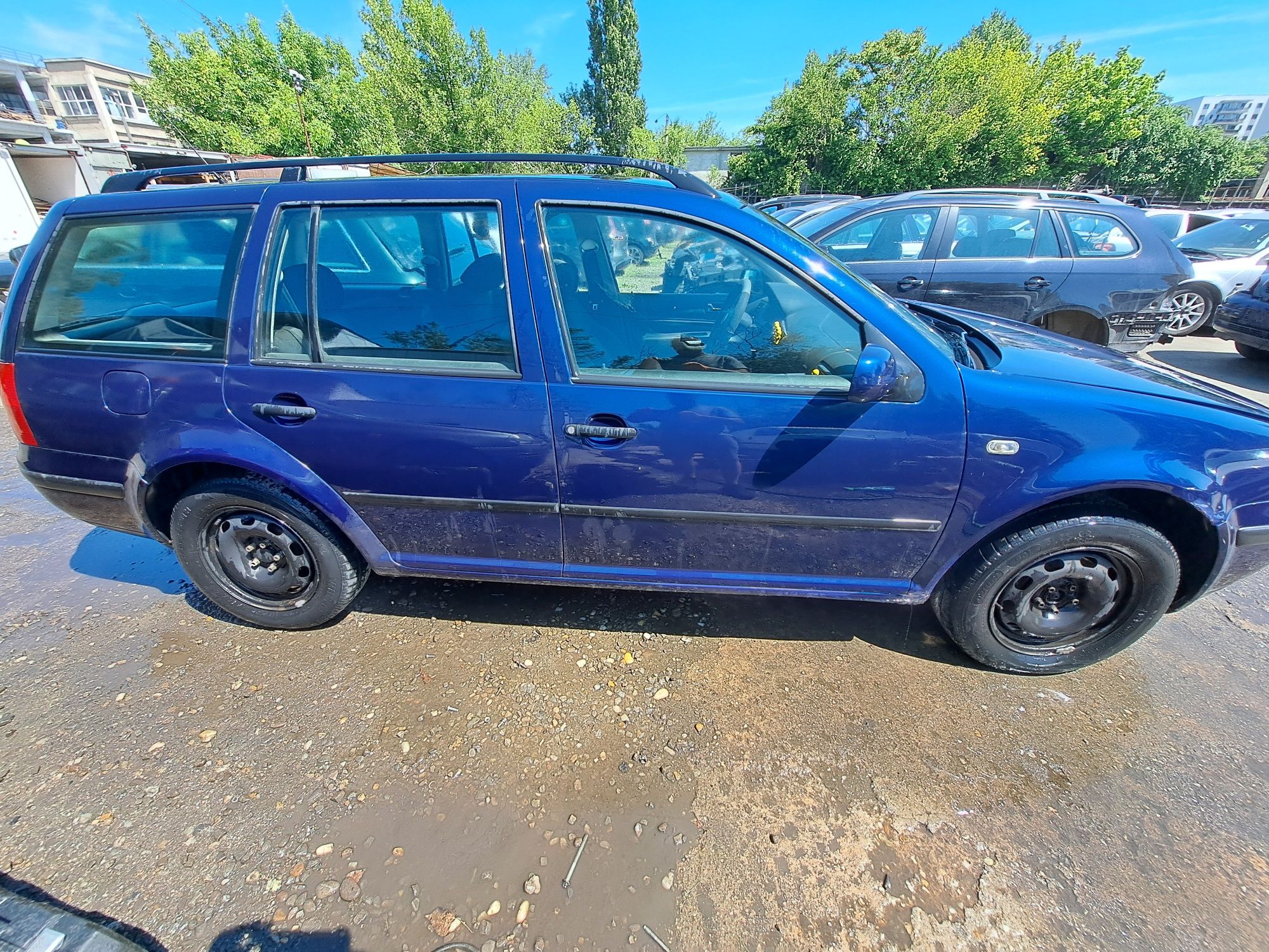 Dezmembrez Golf 4 Break 1.6 B AZD 77 kw Euro 4 2001