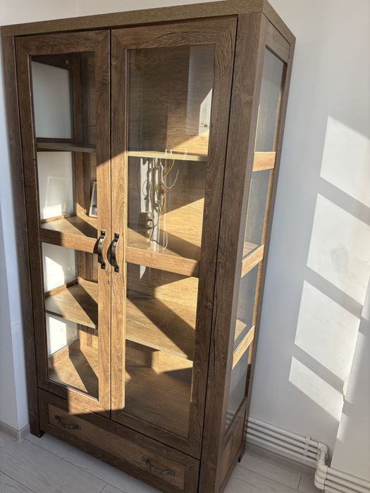 Vitrină JUNGEN 2 uși 1 sertar stejar sălbatic