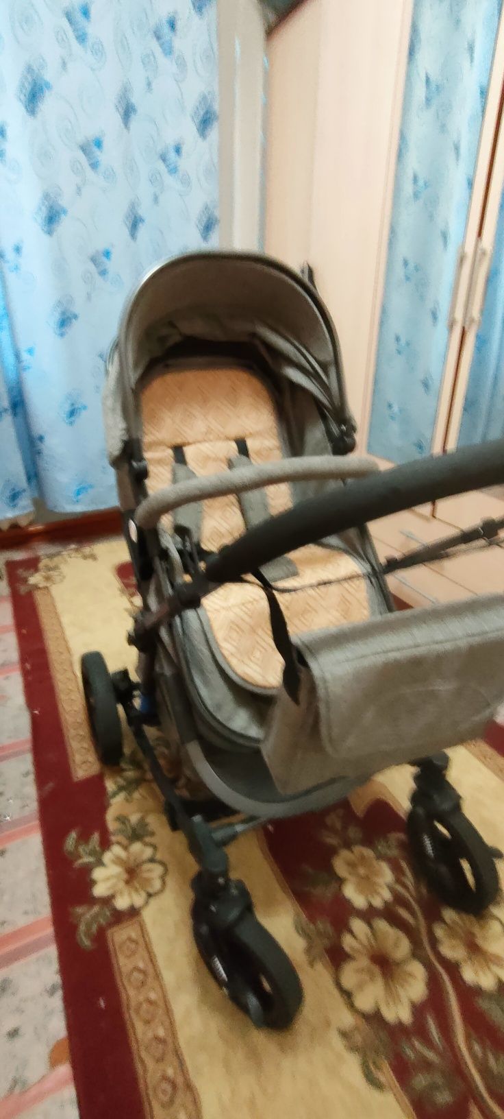 Продаю каляску, фирма Adil