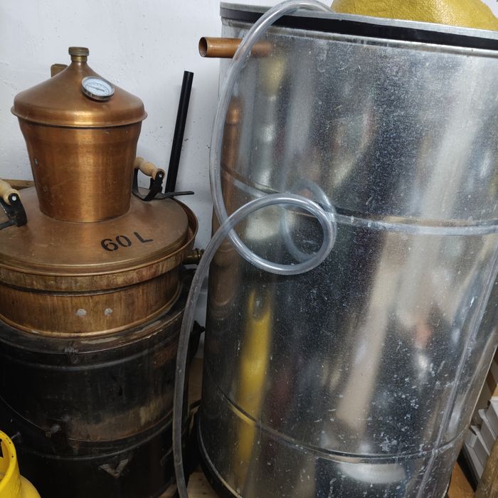 Cazan țuică sârbesc 60l, basculant cu amestecator și răcitor 200l