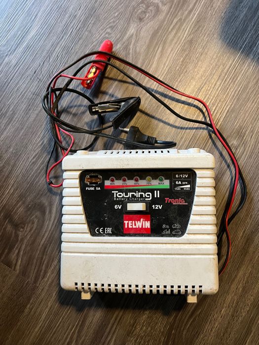 Redresor baterii Telwin TOURING11, tensiune incarcare 6/12 V