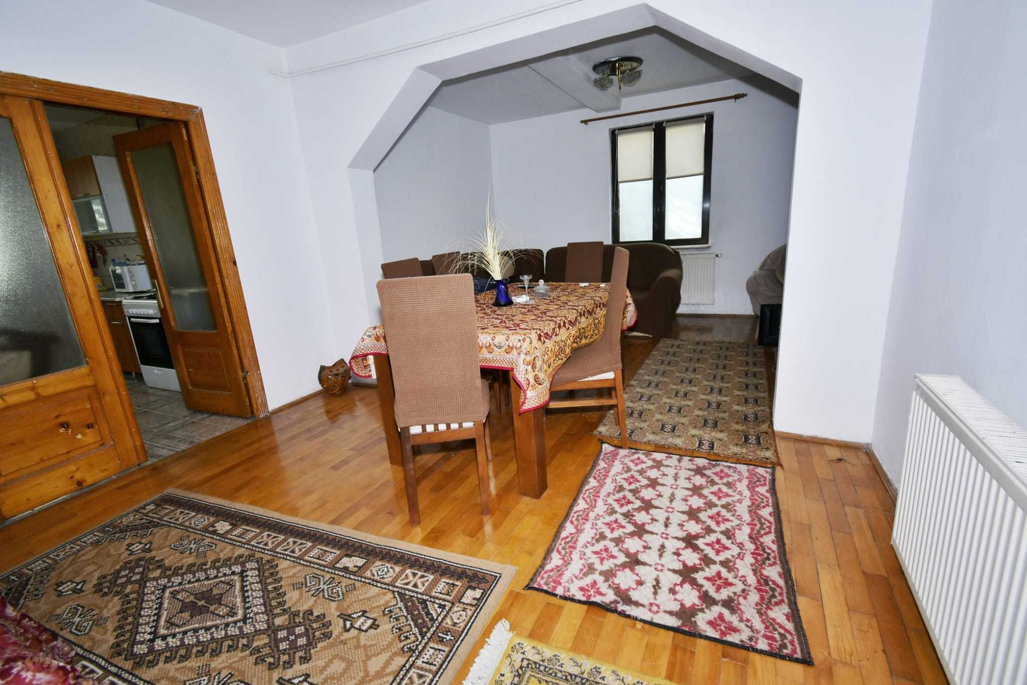 Inchiriez casa strada principala Brestei
