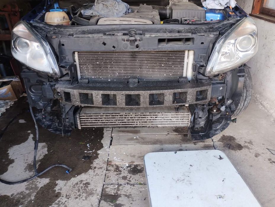 Отдавам голям и уютен светъл и обезопасен гараж с дълбок канал