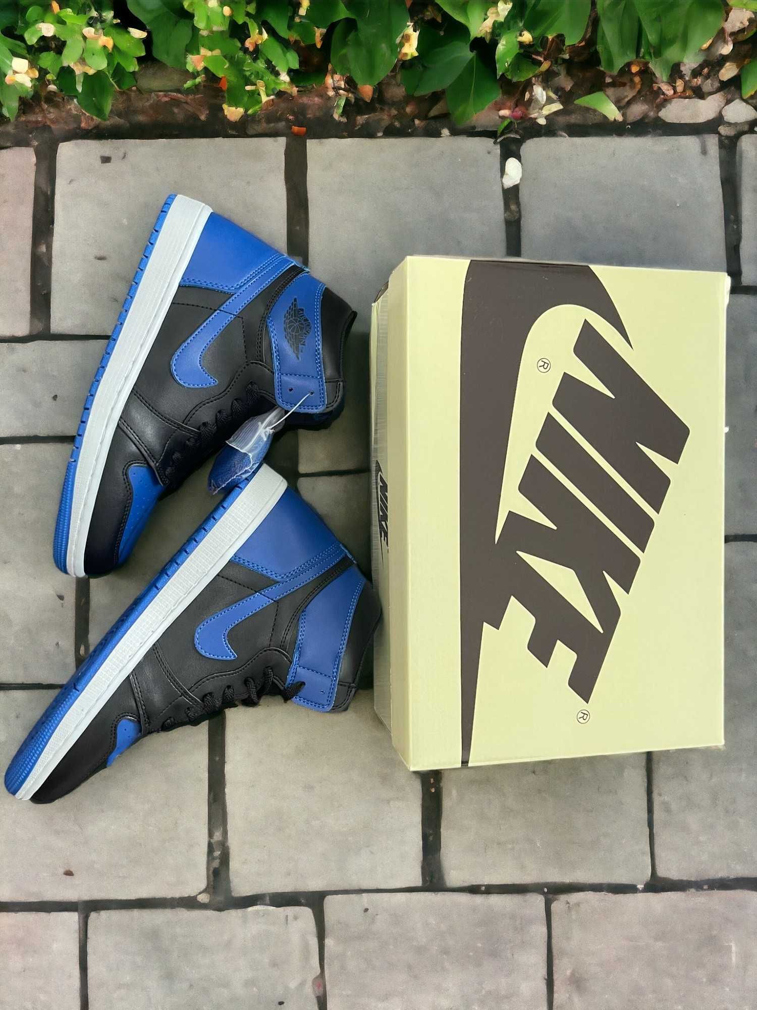 Nike Air Jordan 1 High "Royal" / Premium / Unisex