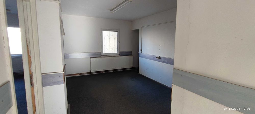 Apartament cu 3 camere decomandat, 2 băi, centrală termică