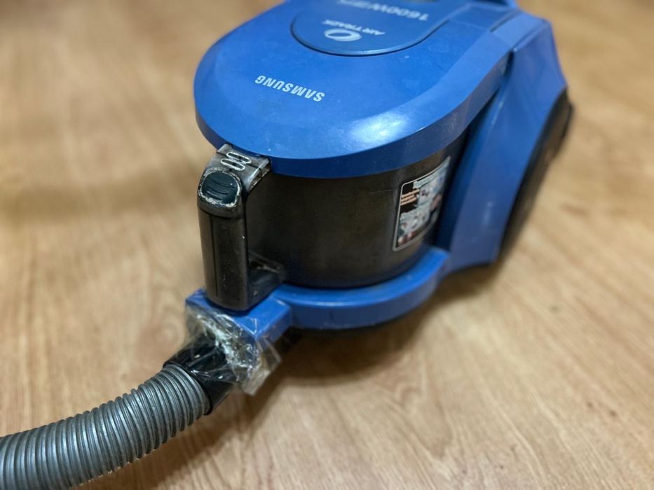 Продам пылесос,