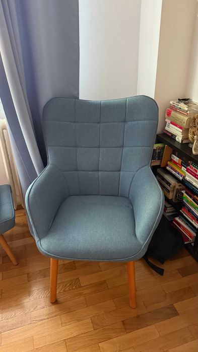Fotoliu + taburet scandinav din lemn si tapiterie albastra, textil