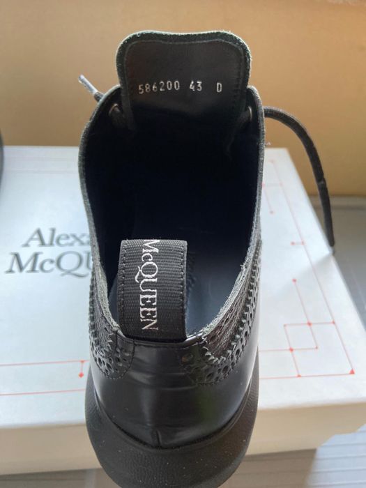 Pantofi Alexander McQueen, model brogue, mas.43