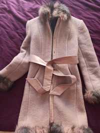 Елегантно вталено вълнено палто, размер м