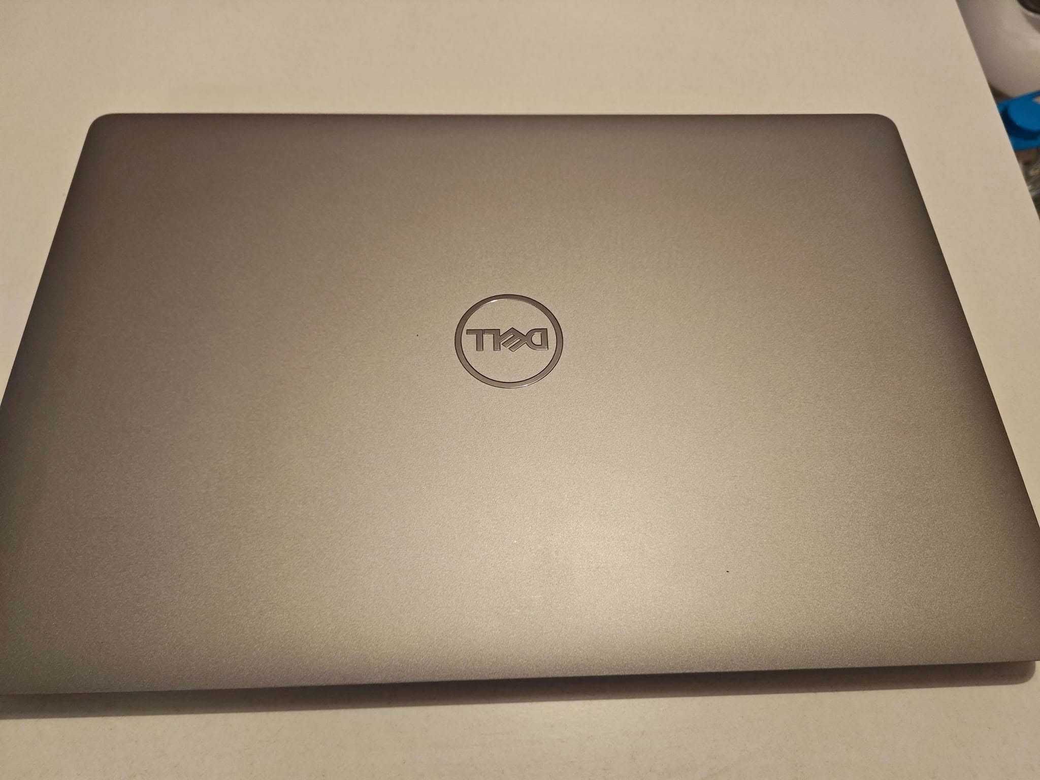 Лаптоп Dell Latitude 5510 (с 1 малък дефект)
