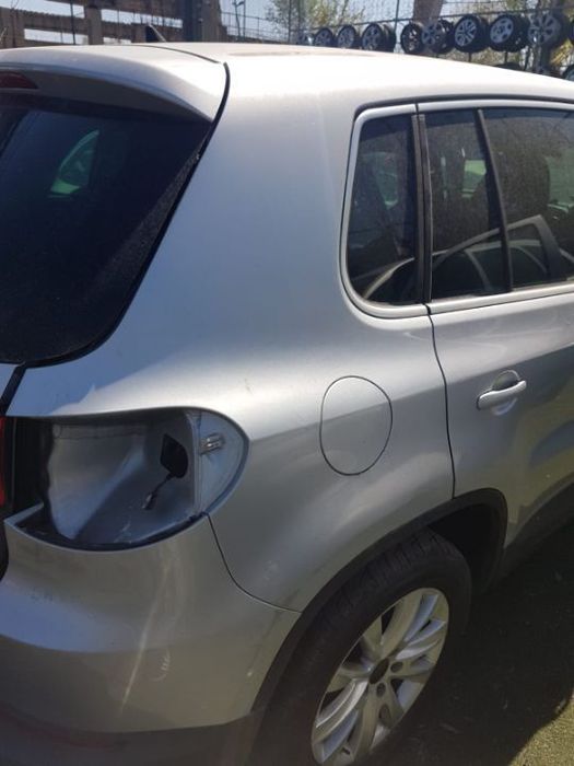 Aripa Dreapta Spate VW Tiguan 5N 2007 - 2011 Cod Culoare LA7W