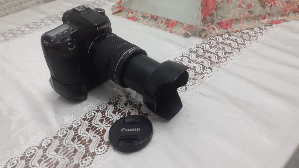 Профессиональный фотоаппарат Canon 70D+18-135 mm F/ 3,5-5,6 STM