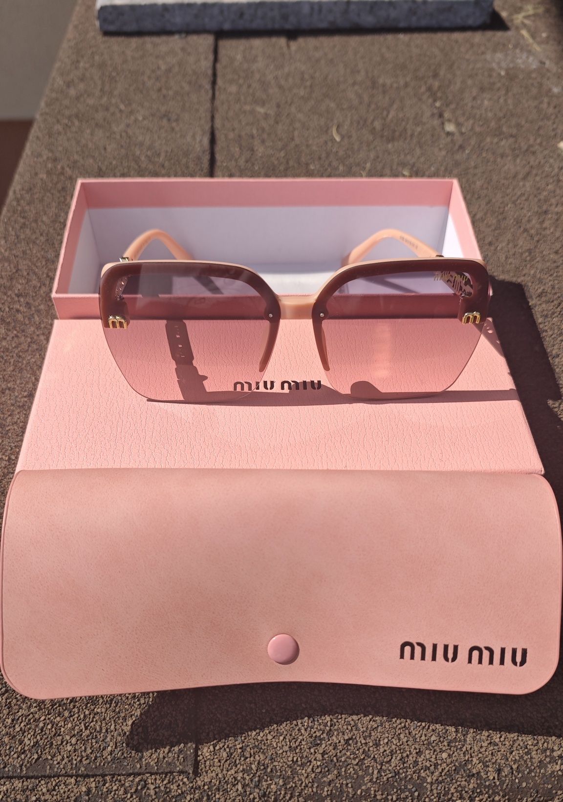 Ochelari de soare Miu Miu