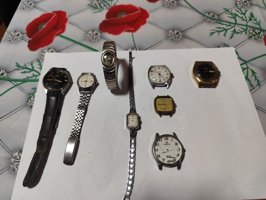 Lot de lucruri vechi. Unele funcționează. Citiți.