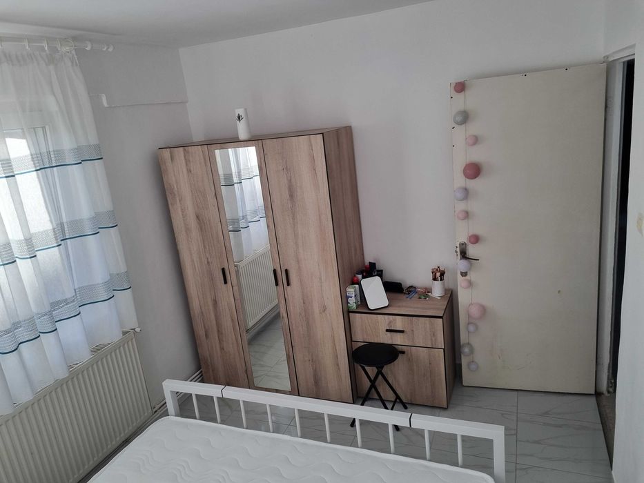 Inchiriez apartament 2 camere Piata Resita